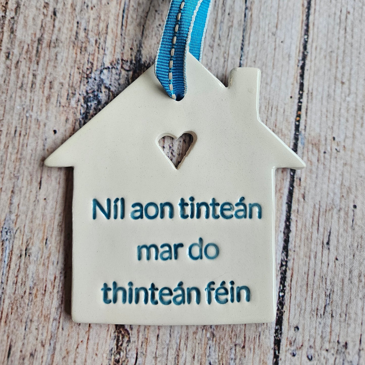 Níl aon tintéan House