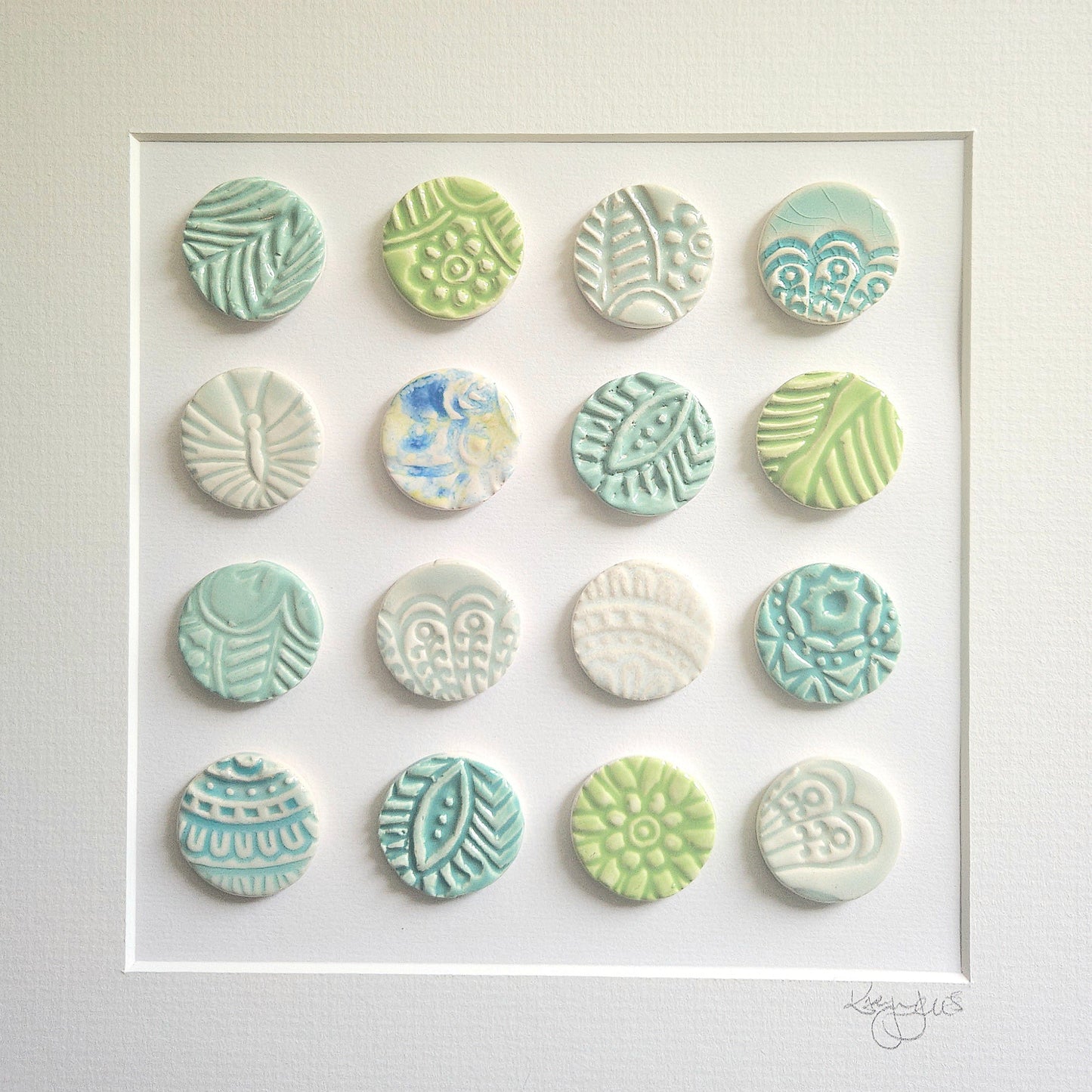 Framed Circles in Soft Sea Colours